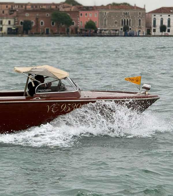 River Taxi Boat