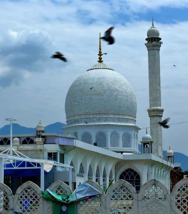 Hazratbal Shrine