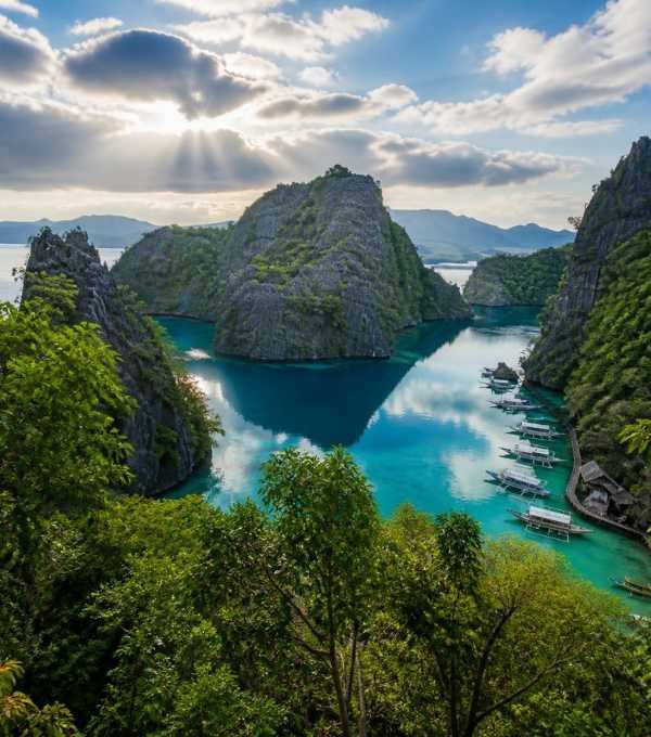 Philippines Kayangan Lake