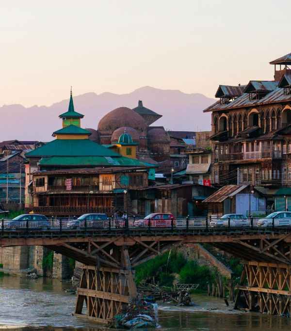 Old Zaina Kadal Bridge