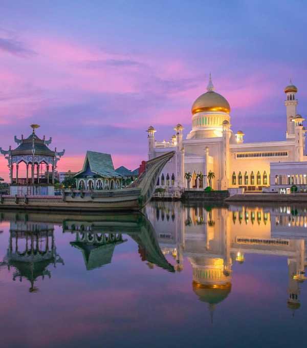 Sultan Omar Ali Saifuddien Mosque