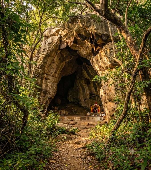 Tamil Nadu Gudiyam Caves