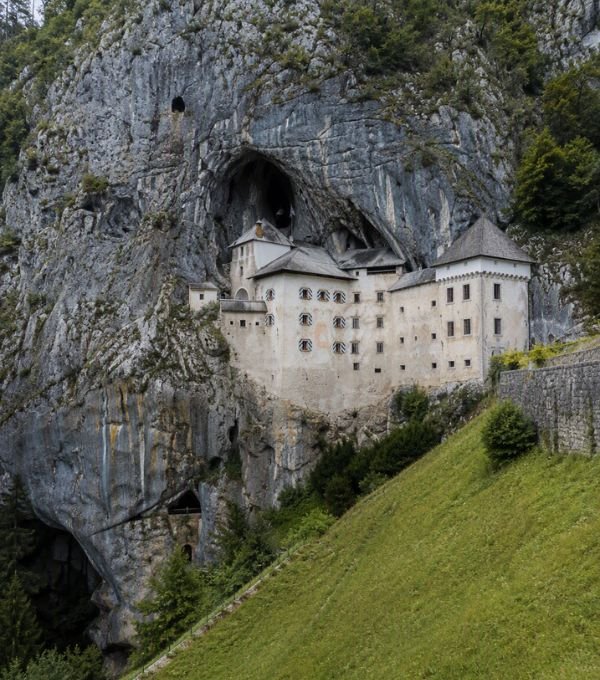 Predjama Castle