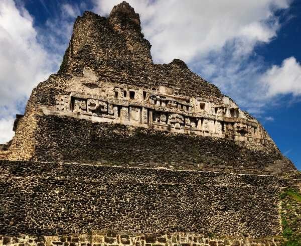 xunantunich pyramid