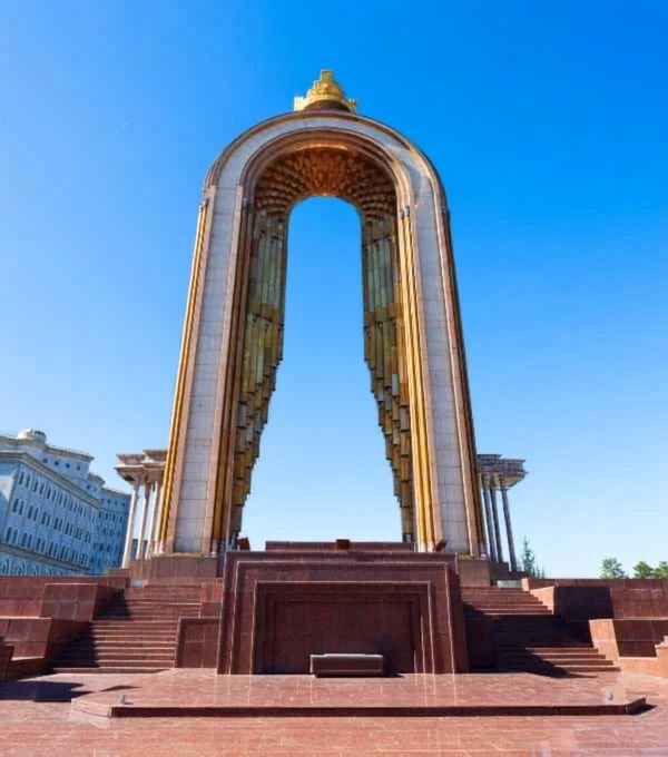 Statue of Ismoil Somoni